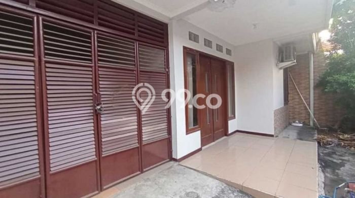 Rumah Modern 3 KT di Putat Jaya Surabaya Semi Furnished Rumah Modern 3 KT di Putat Jaya Surabaya Semi Furnished