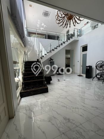 Hot Offer Hunian Mewah Ideal dan Luas di Wiyung, Surabaya Hot Offer Hunian Mewah Ideal dan Luas di Wiyung, Surabaya