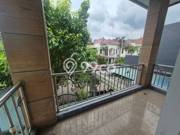 Jarang Ada! Rumah Sewa 5 Kamar Nyaman Siap Huni Babatan Jarang Ada! Rumah Sewa 5 Kamar Nyaman Siap Huni Babatan