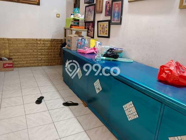 Rumah Modern LT 135m² Terawat di Rawamangun, Dekat Pusat Perbelanjaan, Jakarta Timur Rumah Modern LT 135m² Terawat di Rawamangun, Dekat Pusat Perbelanjaan, Jakarta Timur