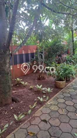 Hunian Eksklusif Siap Huni LT 674m2 di Serpong, Tangerang Selatan Hunian Eksklusif Siap Huni LT 674m2 di Serpong, Tangerang Selatan