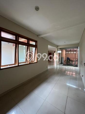 Rumah Mewah LB 125m2 Siap Huni Desain Elegan di BSD, Tangerang Rumah Mewah LB 125m2 Siap Huni Desain Elegan di BSD, Tangerang