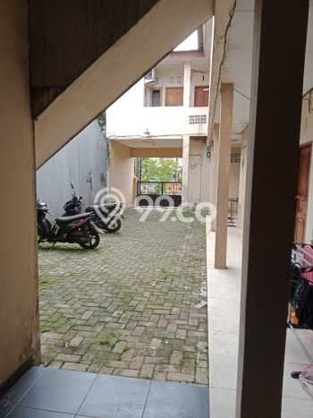 Unit Kost Dijual di Kelapa Dua dengan 13 Kamar Tidur & Luas Bangunan 200m2 Unit Kost Dijual di Kelapa Dua dengan 13 Kamar Tidur & Luas Bangunan 200m2