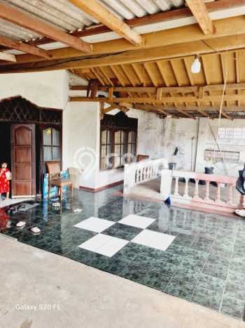 Hunian Cantik Modern Lb 150m2 di Ciputat, Tangerang Selatan Hunian Cantik Modern Lb 150m2 di Ciputat, Tangerang Selatan