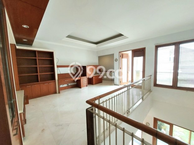 KESEMPATAN EMAS! Rumah Premium di Ciputat Timur, Tangerang Selatan, LT 299m² LB 330m² KESEMPATAN EMAS! Rumah Premium di Ciputat Timur, Tangerang Selatan, LT 299m² LB 330m²
