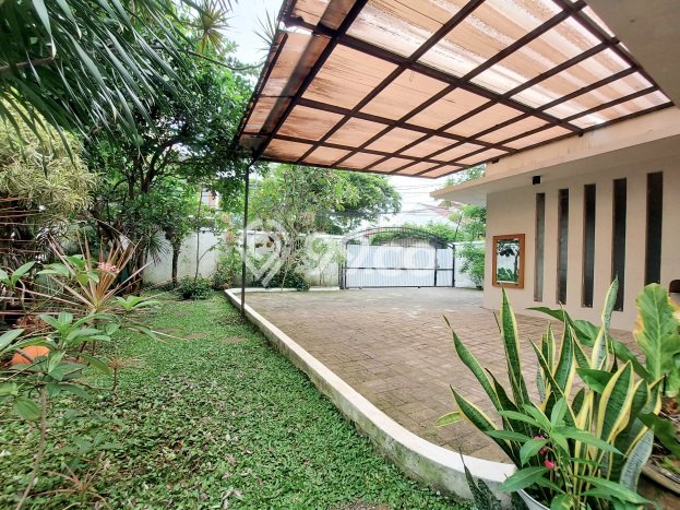 Rumah Minimalis 5 Kamar Terawat di Kompleks Cluster Cilandak, Jakarta Selatan Rumah Minimalis 5 Kamar Terawat di Kompleks Cluster Cilandak, Jakarta Selatan