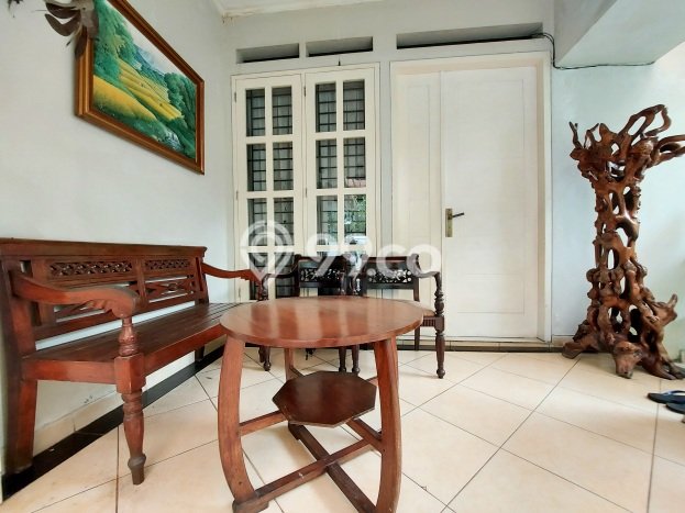 Rumah Minimalis 5 Kamar Terawat di Kompleks Cluster Cilandak, Jakarta Selatan Rumah Minimalis 5 Kamar Terawat di Kompleks Cluster Cilandak, Jakarta Selatan