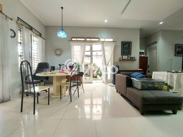 Rumah Minimalis 5 Kamar Terawat di Kompleks Cluster Cilandak, Jakarta Selatan Rumah Minimalis 5 Kamar Terawat di Kompleks Cluster Cilandak, Jakarta Selatan