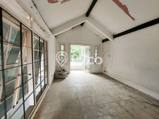 Dijual Rumah 4 KT di Cinere, Depok - LT 305m² Dijual Rumah 4 KT di Cinere, Depok - LT 305m²