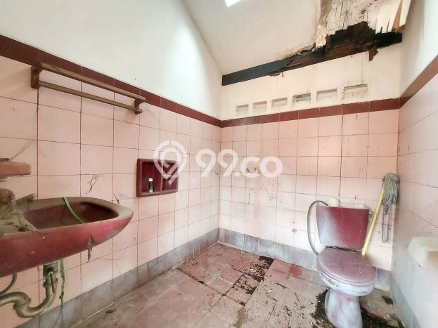 Dijual Rumah 4 KT di Cinere, Depok - LT 305m² Dijual Rumah 4 KT di Cinere, Depok - LT 305m²