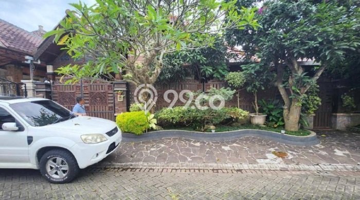 Rumah Area Strategis di Araya, Malang, Luas 240m2m² LB 240m2m² Rumah Area Strategis di Araya, Malang, Luas 240m2m² LB 240m2m²