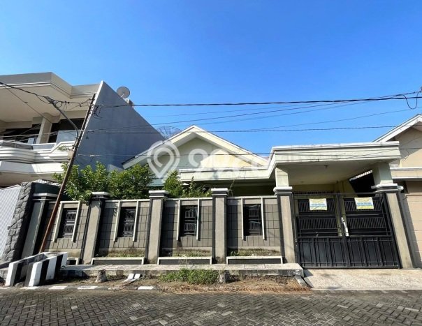 Hunian Elit LB 357m2 Siap Pakai Desain Elegan di Sukomanunggal, Surabaya Hunian Elit LB 357m2 Siap Pakai Desain Elegan di Sukomanunggal, Surabaya