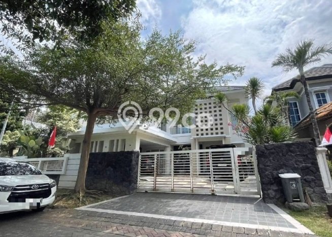 Dijual Rumah Premium dengan Fasilitas Sekitar Komplit di Dukuh Pakis, Surabaya Dijual Rumah Premium dengan Fasilitas Sekitar Komplit di Dukuh Pakis, Surabaya