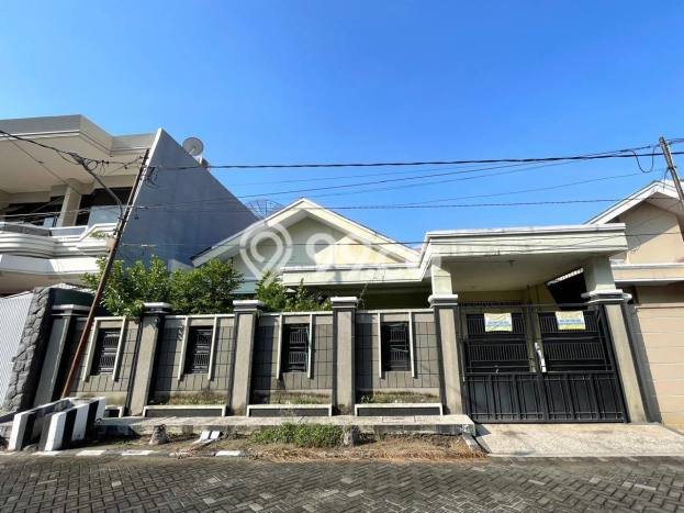 Hunian Elit LB 357m2 Siap Pakai Desain Elegan di Sukomanunggal, Surabaya Hunian Elit LB 357m2 Siap Pakai Desain Elegan di Sukomanunggal, Surabaya