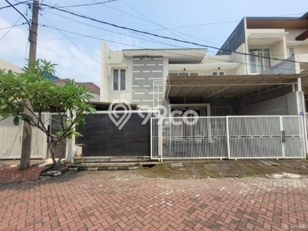 Jual Rumah Bagus Siap Huni LB 165m2 di Wonocolo, Surabaya Jual Rumah Bagus Siap Huni LB 165m2 di Wonocolo, Surabaya