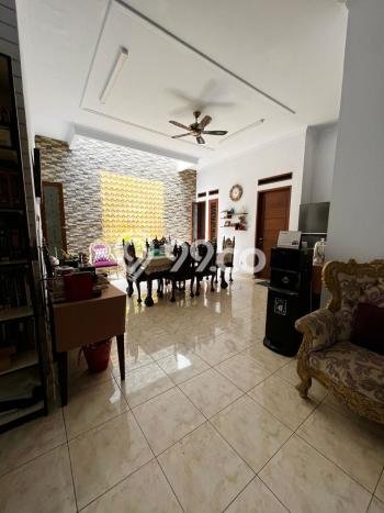 Hunian Elit LB 280m2 Siap Pakai Desain Elegan di Rawamangun, Jakarta Timur Hunian Elit LB 280m2 Siap Pakai Desain Elegan di Rawamangun, Jakarta Timur