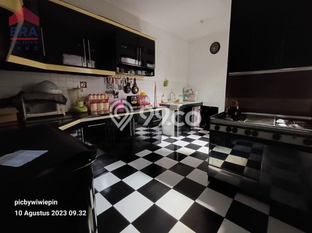 Rumah Elit Modern Siap Huni di Burangrang Bandung Rumah Elit Modern Siap Huni di Burangrang Bandung