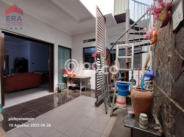 Rumah Elit Modern Siap Huni di Burangrang Bandung Rumah Elit Modern Siap Huni di Burangrang Bandung