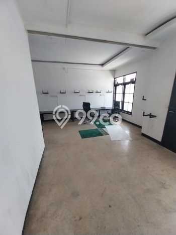 Rumah Mewah LB 400m2 Siap Huni Desain Elegan di Moch Toha, Bandung Rumah Mewah LB 400m2 Siap Huni Desain Elegan di Moch Toha, Bandung