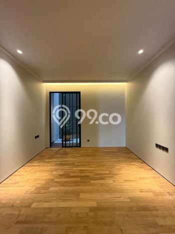 For Sale! Luxury House LT 370m2 Desain Elegan di Senopati For Sale! Luxury House LT 370m2 Desain Elegan di Senopati
