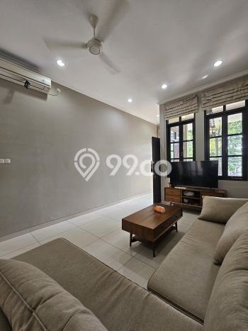 Ready to Use! Luxury House LT 215m2 Desain Modern di Senopati Ready to Use! Luxury House LT 215m2 Desain Modern di Senopati