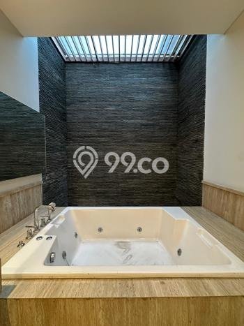 Rumah Elit Modern Tanpa Renovasi di Pondok Indah Jakarta Selatan Rumah Elit Modern Tanpa Renovasi di Pondok Indah Jakarta Selatan