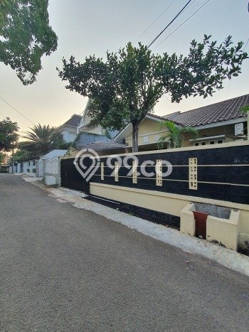 Rumah Mewah LB 200m2 Siap Huni Desain Elegan di Cipete, Jakarta Selatan Rumah Mewah LB 200m2 Siap Huni Desain Elegan di Cipete, Jakarta Selatan