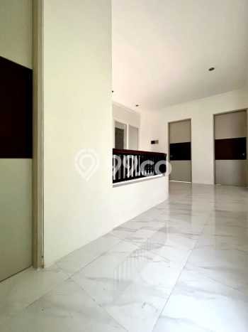 Hunian Mewah LB 342m2 Siap Pakai Desain Elegan di Pondok Pinang, Jakarta Selatan Hunian Mewah LB 342m2 Siap Pakai Desain Elegan di Pondok Pinang, Jakarta Selatan