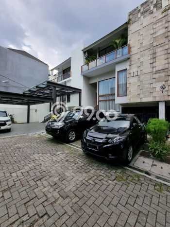 Hunian Mewah LB 300m2 Siap Huni Desain Elegan di Kemang, Jakarta Selatan Hunian Mewah LB 300m2 Siap Huni Desain Elegan di Kemang, Jakarta Selatan