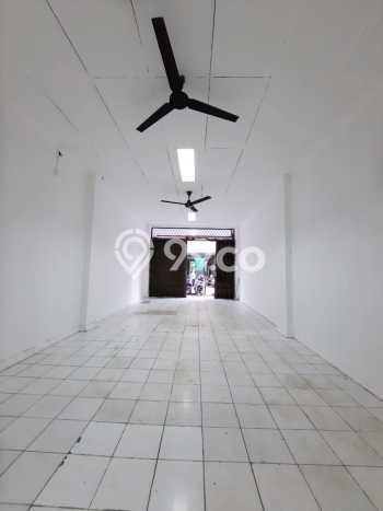 LOKASI PREMIUM! Ruko di Fatmawati, Luas 4m², Pusat Komersial LOKASI PREMIUM! Ruko di Fatmawati, Luas 4m², Pusat Komersial