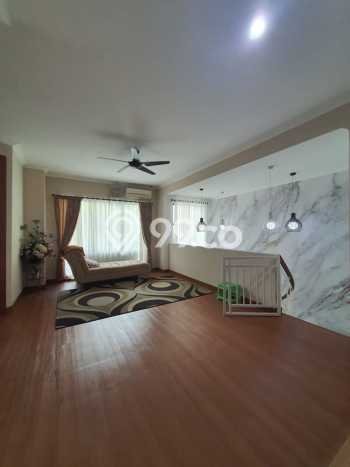 Dijual Rumah Luas Elegan Dengan View Cantik di Cirendeu, Jakarta Selatan Dijual Rumah Luas Elegan Dengan View Cantik di Cirendeu, Jakarta Selatan
