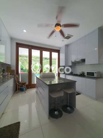 Dijual Rumah Luas Elegan Dengan View Cantik di Cirendeu, Jakarta Selatan Dijual Rumah Luas Elegan Dengan View Cantik di Cirendeu, Jakarta Selatan