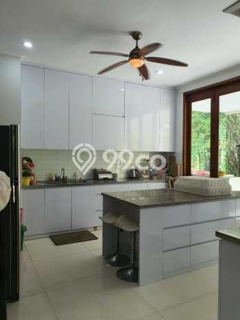 Dijual Rumah Luas Elegan Dengan View Cantik di Cirendeu, Jakarta Selatan Dijual Rumah Luas Elegan Dengan View Cantik di Cirendeu, Jakarta Selatan
