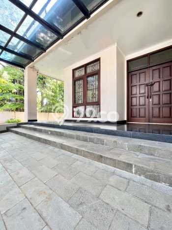 Rumah Elit Akses Mudah di Jakarta Selatan Semi Furnished Rumah Elit Akses Mudah di Jakarta Selatan Semi Furnished