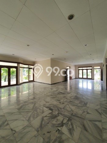 PROPERTI PILIHAN! Rumah Asri di Kemang, Luas 1000m² Bangunan 550m² PROPERTI PILIHAN! Rumah Asri di Kemang, Luas 1000m² Bangunan 550m²