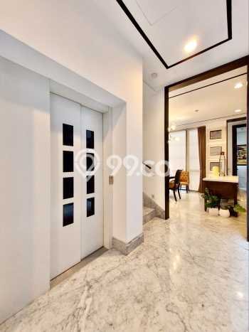 Dijual Rumah Luas Elegan Dengan View Cantik di Kemang, Jakarta Selatan Dijual Rumah Luas Elegan Dengan View Cantik di Kemang, Jakarta Selatan