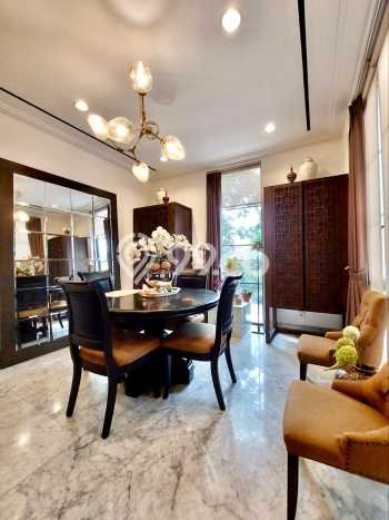 Dijual Rumah Luas Elegan Dengan View Cantik di Kemang, Jakarta Selatan Dijual Rumah Luas Elegan Dengan View Cantik di Kemang, Jakarta Selatan