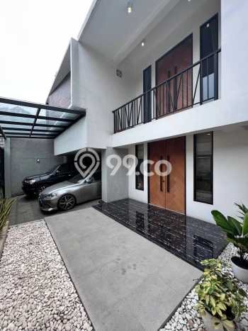 Hunian Mewah LB 430m2 Siap Pakai Desain Elegan di Kemang, Jakarta Selatan Hunian Mewah LB 430m2 Siap Pakai Desain Elegan di Kemang, Jakarta Selatan