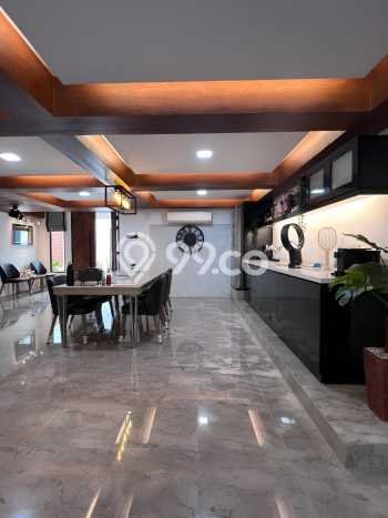 Hunian Mewah LB 430m2 Siap Pakai Desain Elegan di Kemang, Jakarta Selatan Hunian Mewah LB 430m2 Siap Pakai Desain Elegan di Kemang, Jakarta Selatan