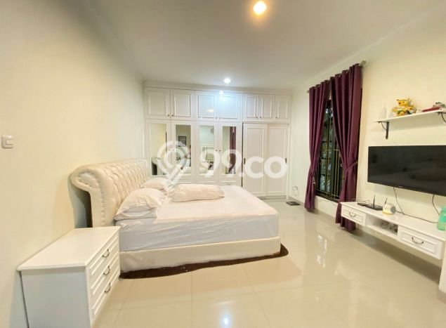 Rumah Elit Modern Tanpa Renovasi di Lebak Bulus Jakarta Selatan Rumah Elit Modern Tanpa Renovasi di Lebak Bulus Jakarta Selatan