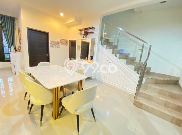 Rumah Elit Modern Tanpa Renovasi di Lebak Bulus Jakarta Selatan Rumah Elit Modern Tanpa Renovasi di Lebak Bulus Jakarta Selatan