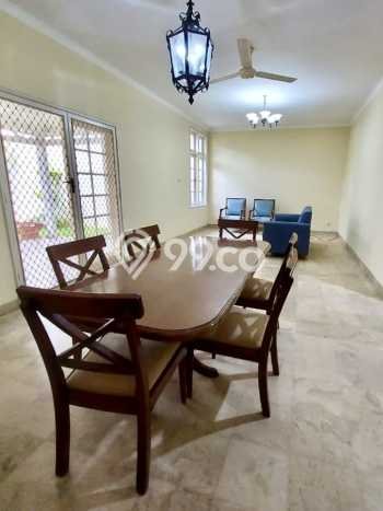 Rumah Eksklusif Dijual LT 365m2 di Kebayoran Baru, Jakarta Selatan Rumah Eksklusif Dijual LT 365m2 di Kebayoran Baru, Jakarta Selatan