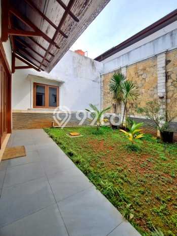 Rumah Luxury Modern Tanpa Renovasi di Jati Padang Jakarta Selatan Rumah Luxury Modern Tanpa Renovasi di Jati Padang Jakarta Selatan