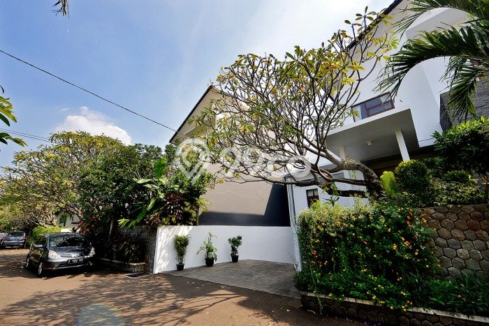 Dijual Rumah Luas Elegan Dengan View Eksklusif di Kemang, Jakarta Selatan Dijual Rumah Luas Elegan Dengan View Eksklusif di Kemang, Jakarta Selatan