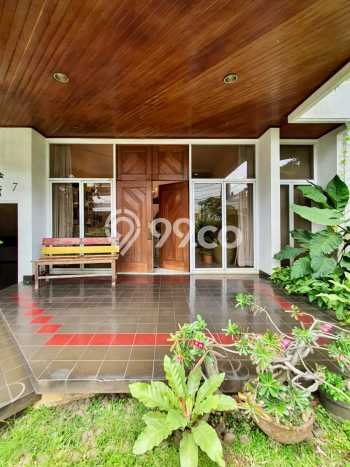 Hunian Elit LB 300m2 Siap Huni Desain Elegan di Simprug, Jakarta Selatan Hunian Elit LB 300m2 Siap Huni Desain Elegan di Simprug, Jakarta Selatan