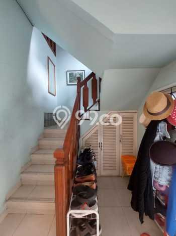Siap Huni Hunian Elit 5 Kamar di Cilandak Dekat ke Mana Pun Siap Huni Hunian Elit 5 Kamar di Cilandak Dekat ke Mana Pun