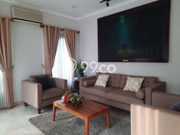 Rumah Luxury Modern Tanpa Renovasi di Pondok Indah Jakarta Selatan Rumah Luxury Modern Tanpa Renovasi di Pondok Indah Jakarta Selatan