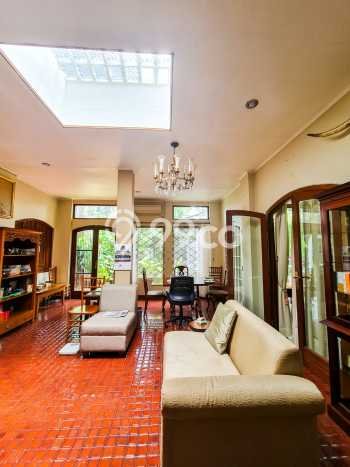 Siap Huni Hunian Elit 4 Kamar di Menteng Dekat ke Mana Saja Siap Huni Hunian Elit 4 Kamar di Menteng Dekat ke Mana Saja