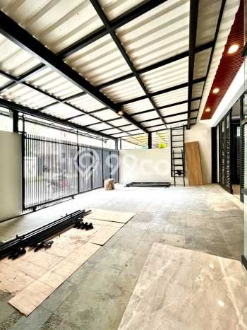 Rumah Area Strategis di Pondok Indah, Jakarta Selatan, Luas 136m² Bangunan 400m² Rumah Area Strategis di Pondok Indah, Jakarta Selatan, Luas 136m² Bangunan 400m²
