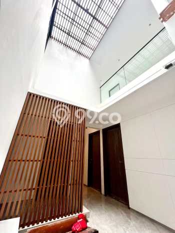 Rumah Area Strategis di Pondok Indah, Jakarta Selatan, Luas 136m² Bangunan 400m² Rumah Area Strategis di Pondok Indah, Jakarta Selatan, Luas 136m² Bangunan 400m²